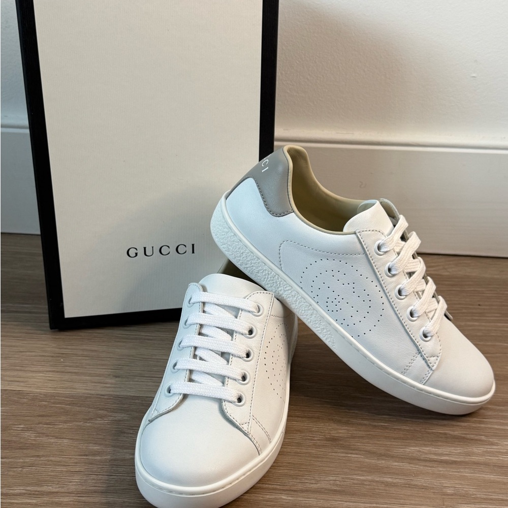 Gucci White and Gray Leather Sneakers